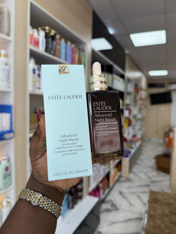 ESTÉE LAUDER Advanced Night Repair Serum
Synchronized Multi-Recovery Complex 100ml - Image 1