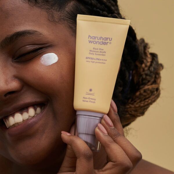 Haruharu MOISTURE AIRYFIT DAILY SUNSCREEN SPF50+/PA++++ / UNSCENTED - Image 3